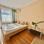 Flora Park Apartman