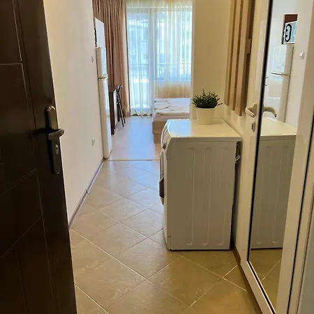 Flora Park Apartment